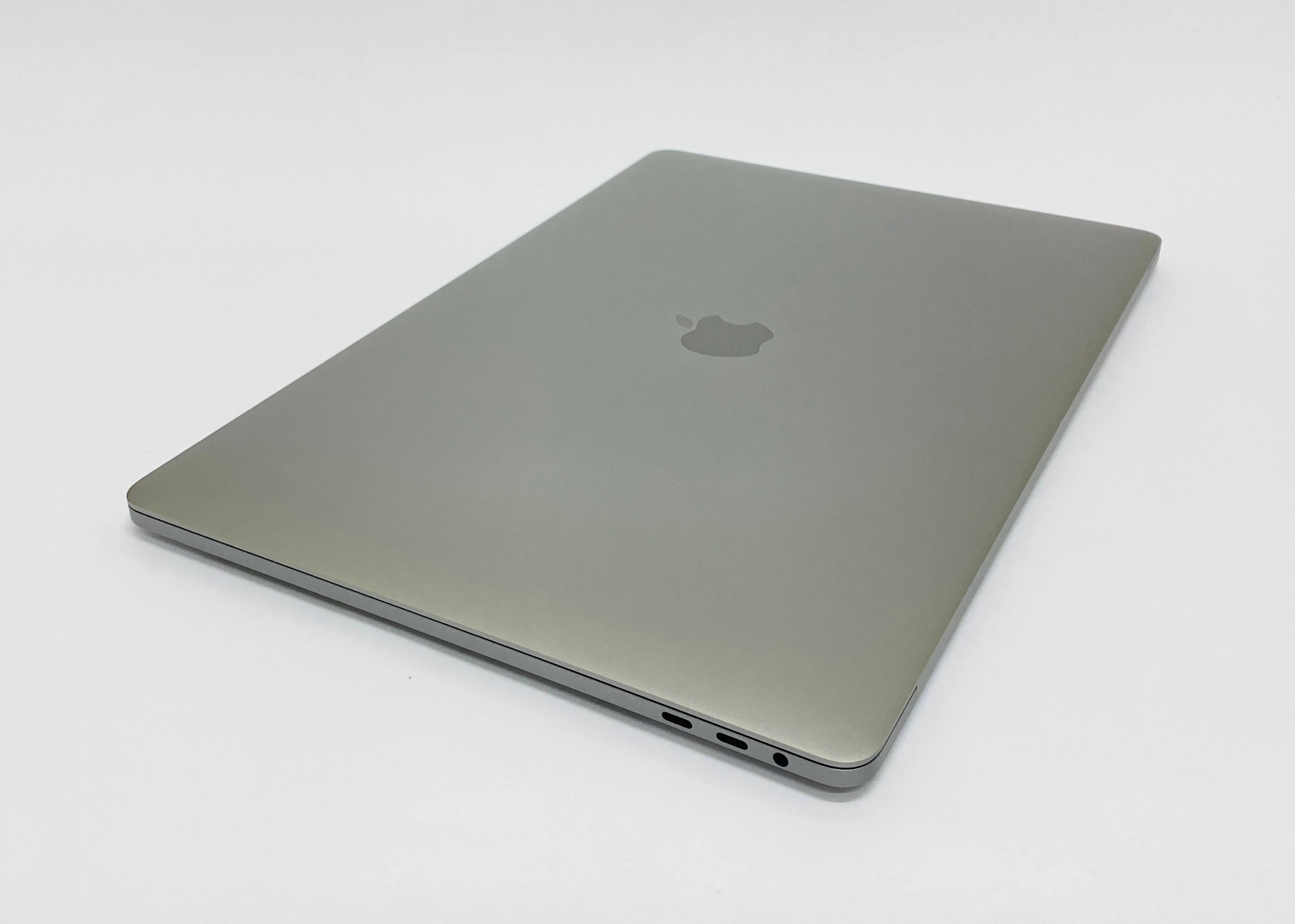 MacBook Pro Retina 15’’ Touch Bar, Space Gray, i7, rok 2016, 16GB RAM, 1TB SSD