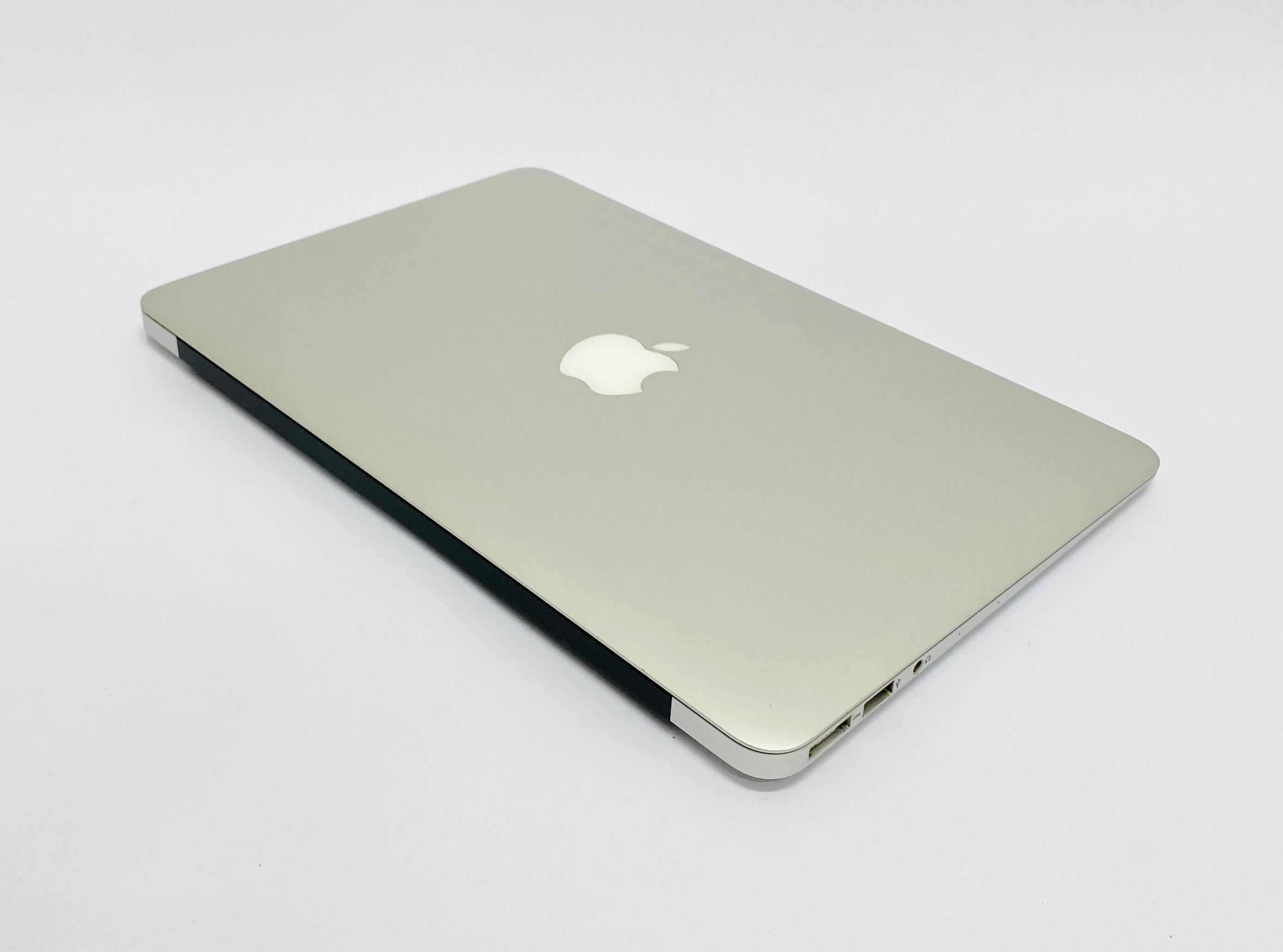 MacBook Air 11’’, i5, rok 2013, 4GB RAM, 128GB SSD