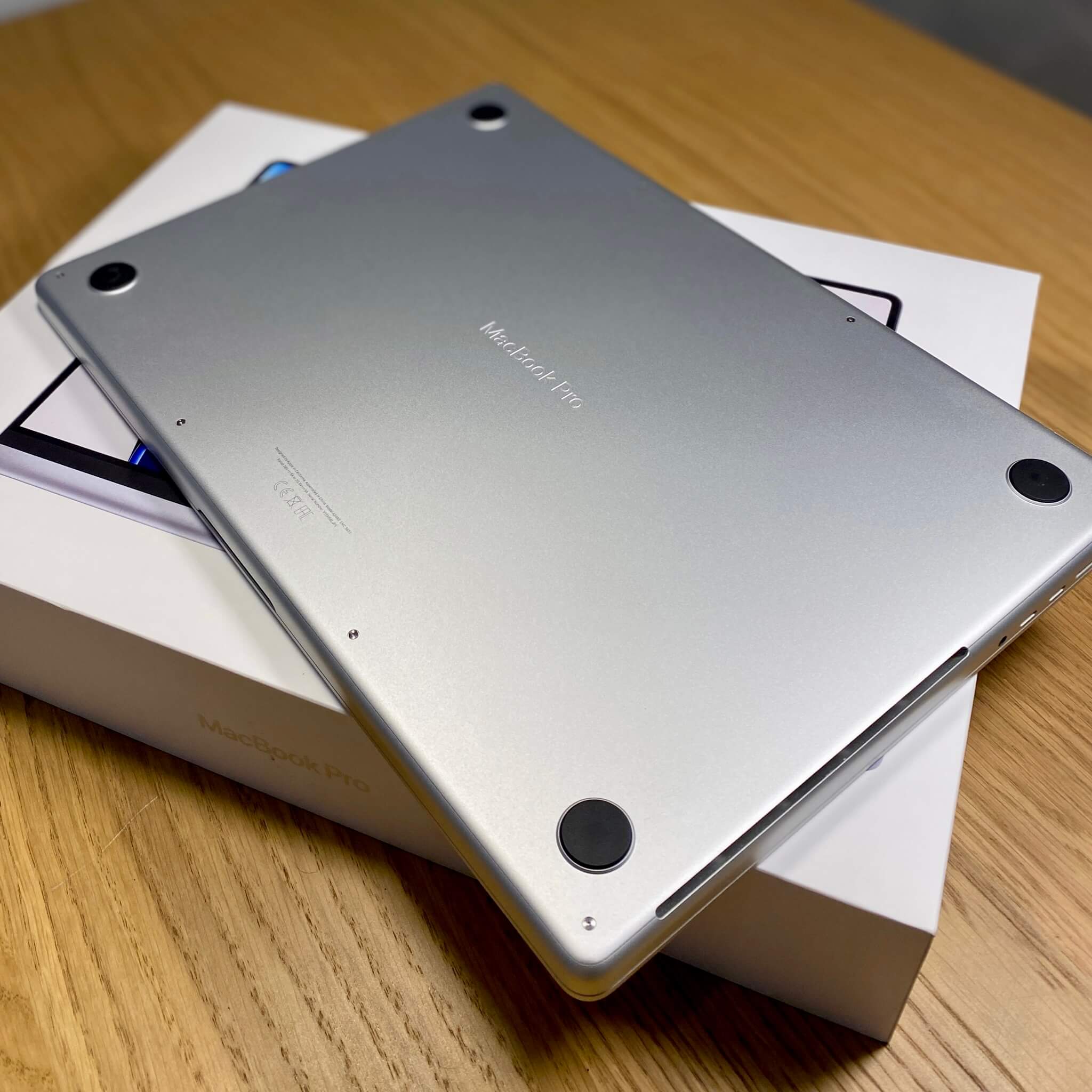 MacBook Pro 16’’ Silver, M1, rok 2021, 16GB RAM, 1TB SSD