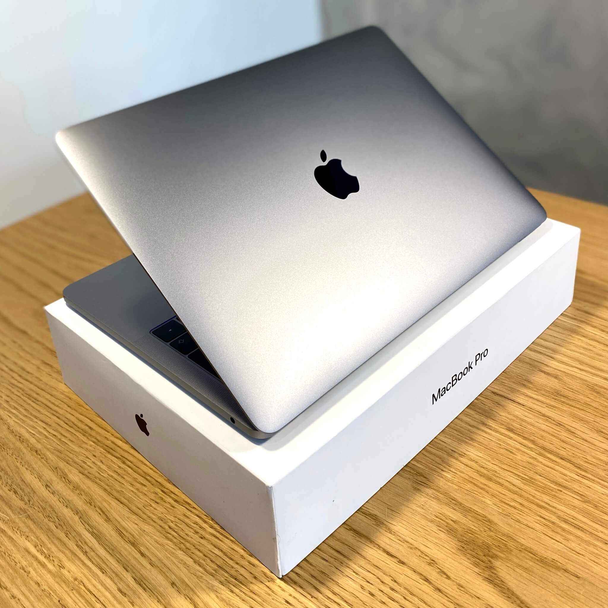 MacBook Pro 13’’ Space Gray, i5, rok 2017, 8GB RAM, 128GB SSD
