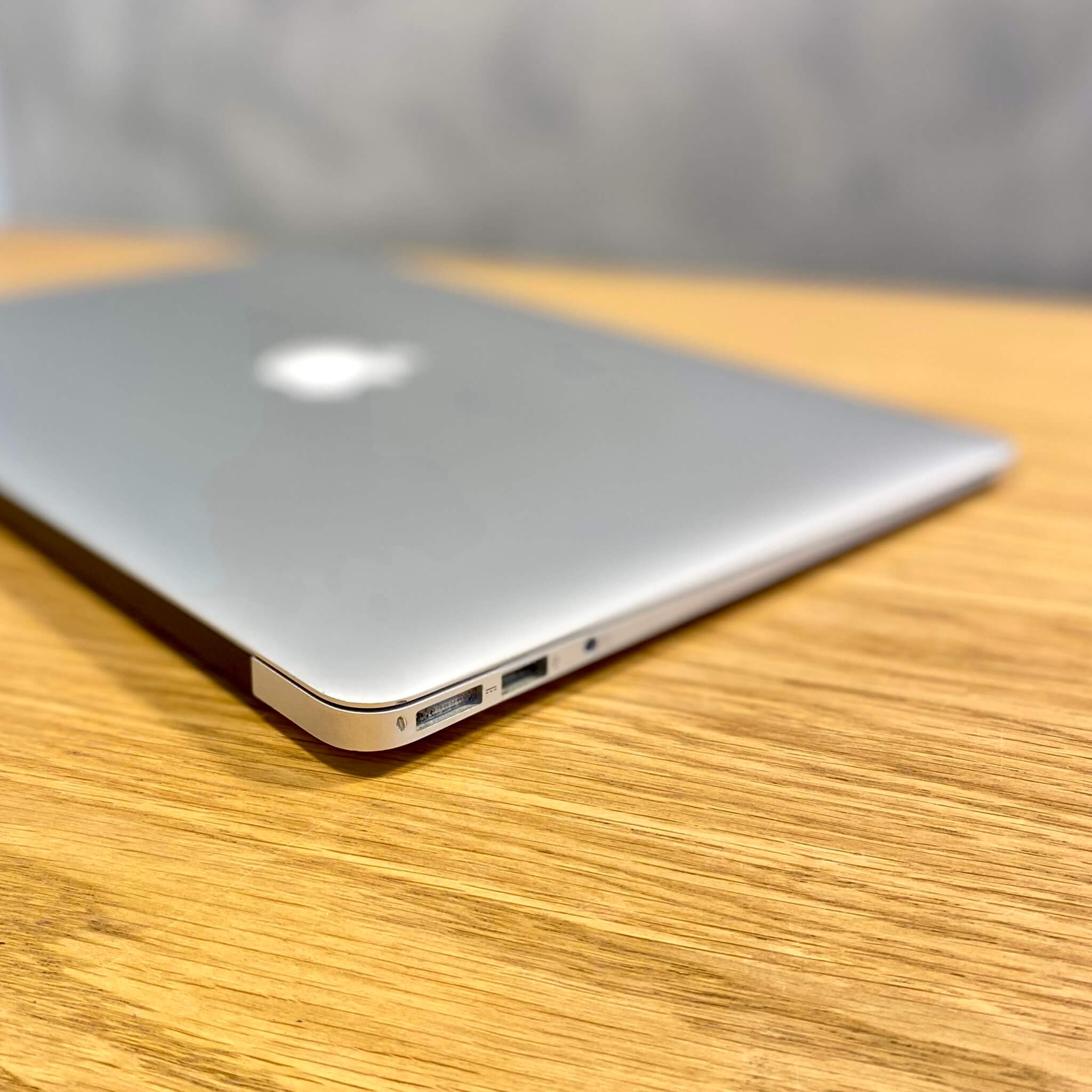 MacBook Air 13’’, i5, rok 2017, 8GB RAM, 512GB SSD