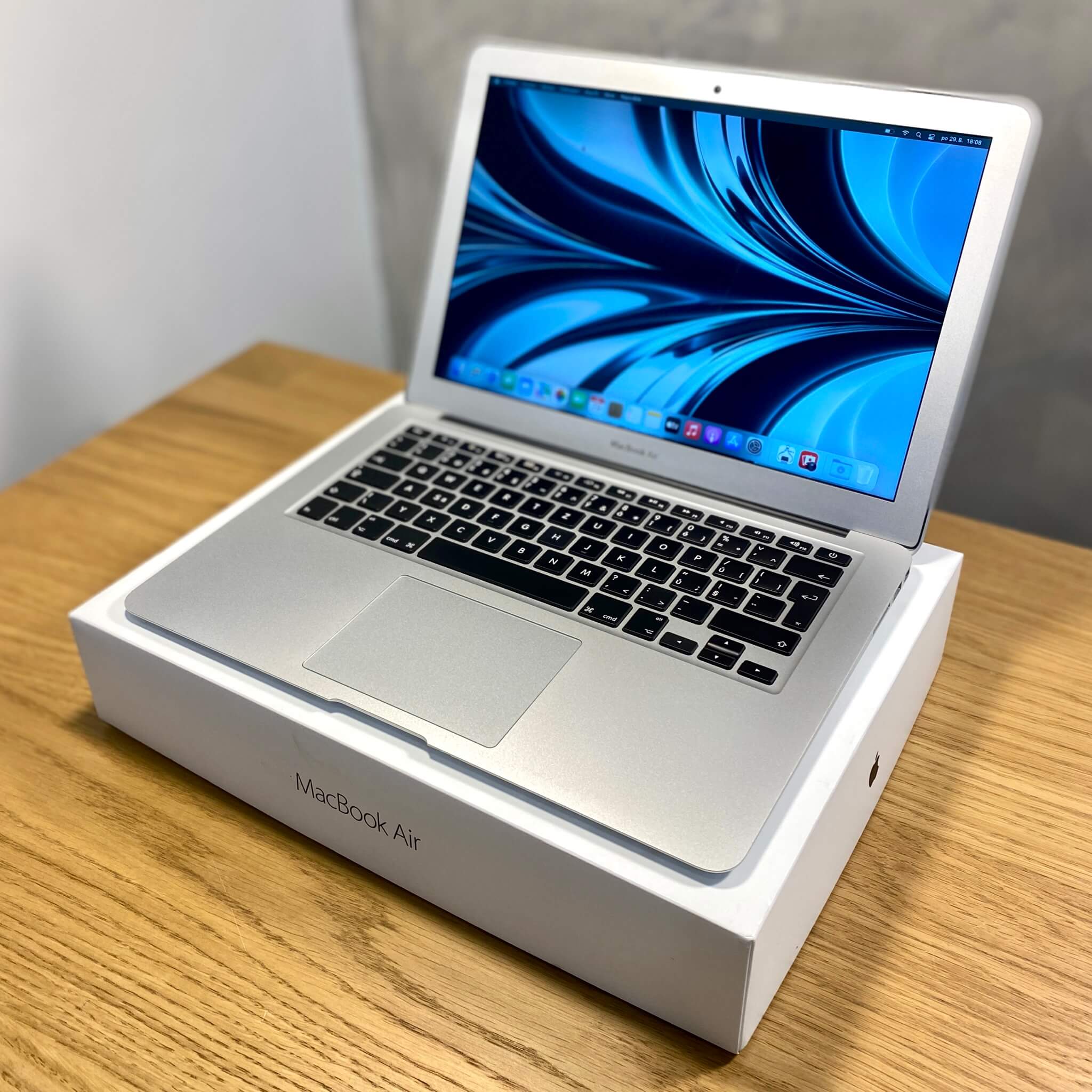 MacBook Air 13’’, i5, rok 2015, 8GB RAM, 128GB SSD