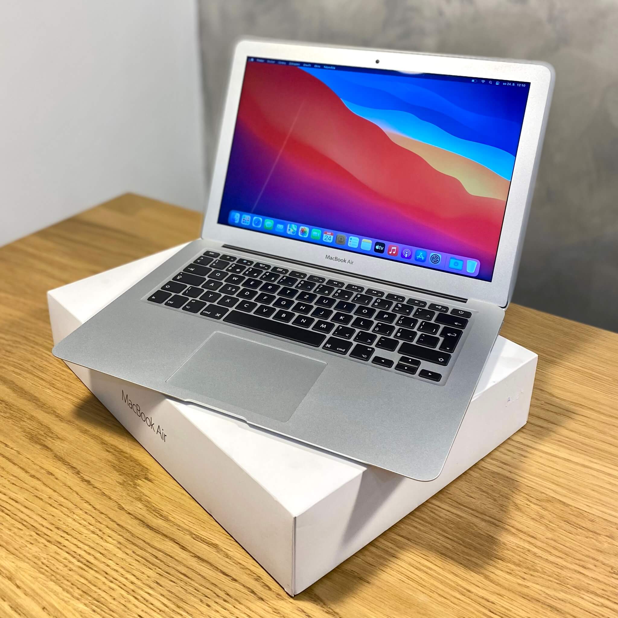 MacBook Air 13'', i5, rok 2017, 8GB RAM, 128GB SSD