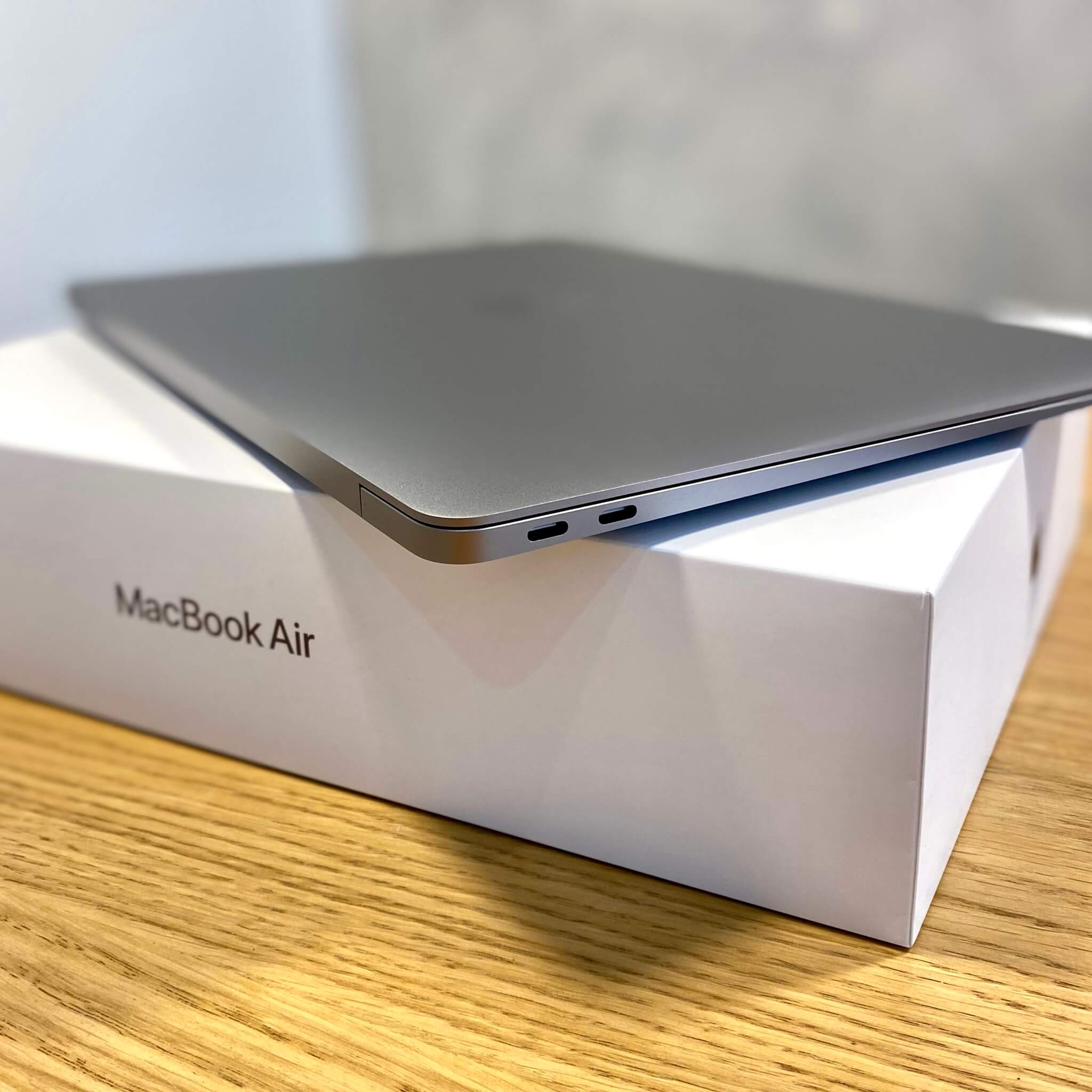 MacBook Air 13", Apple M1, Space Gray, 8GB RAM, 256GB SSD