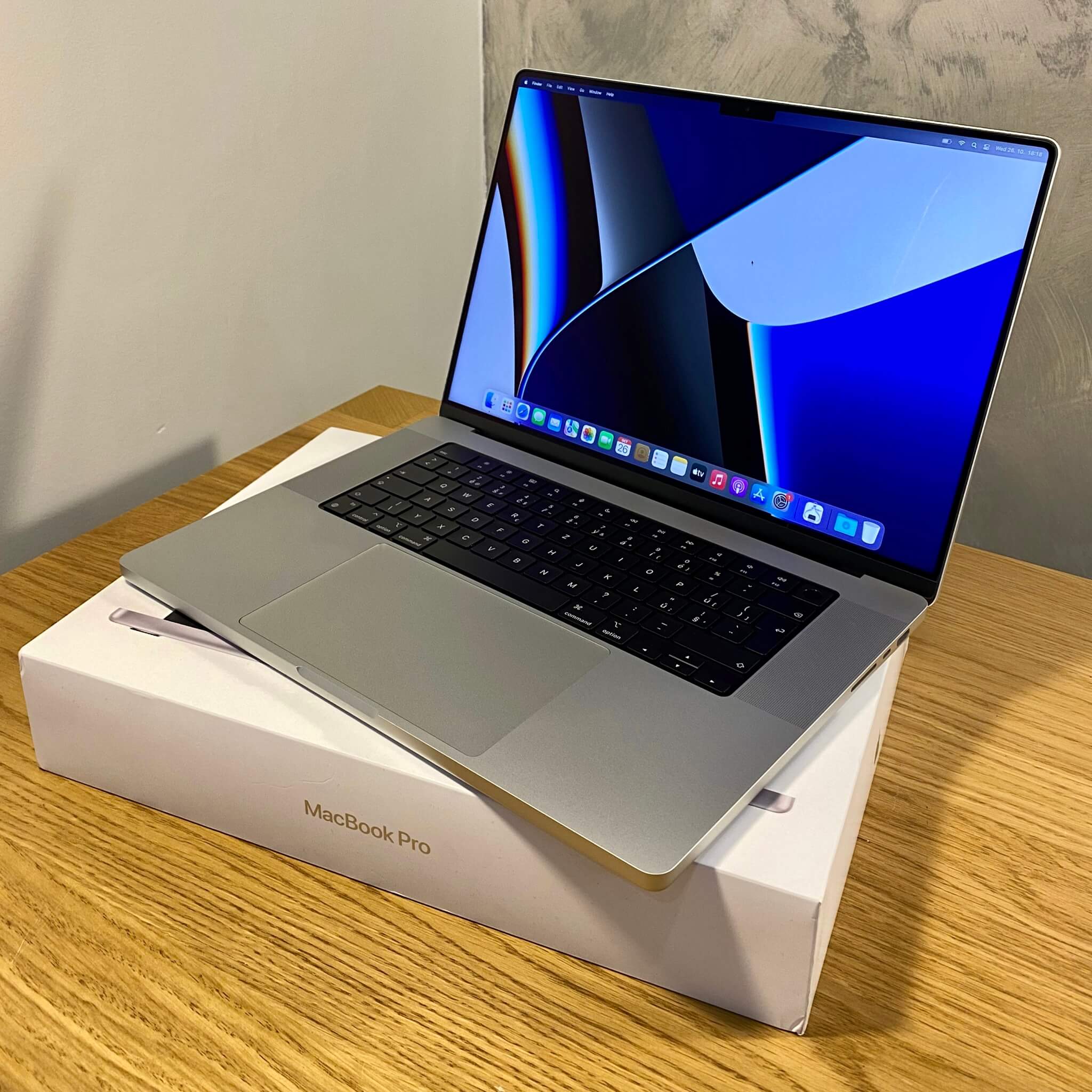 MacBook Pro 16’’ Silver, M1 Pro, rok 2021, 16GB RAM, 512GB SSD