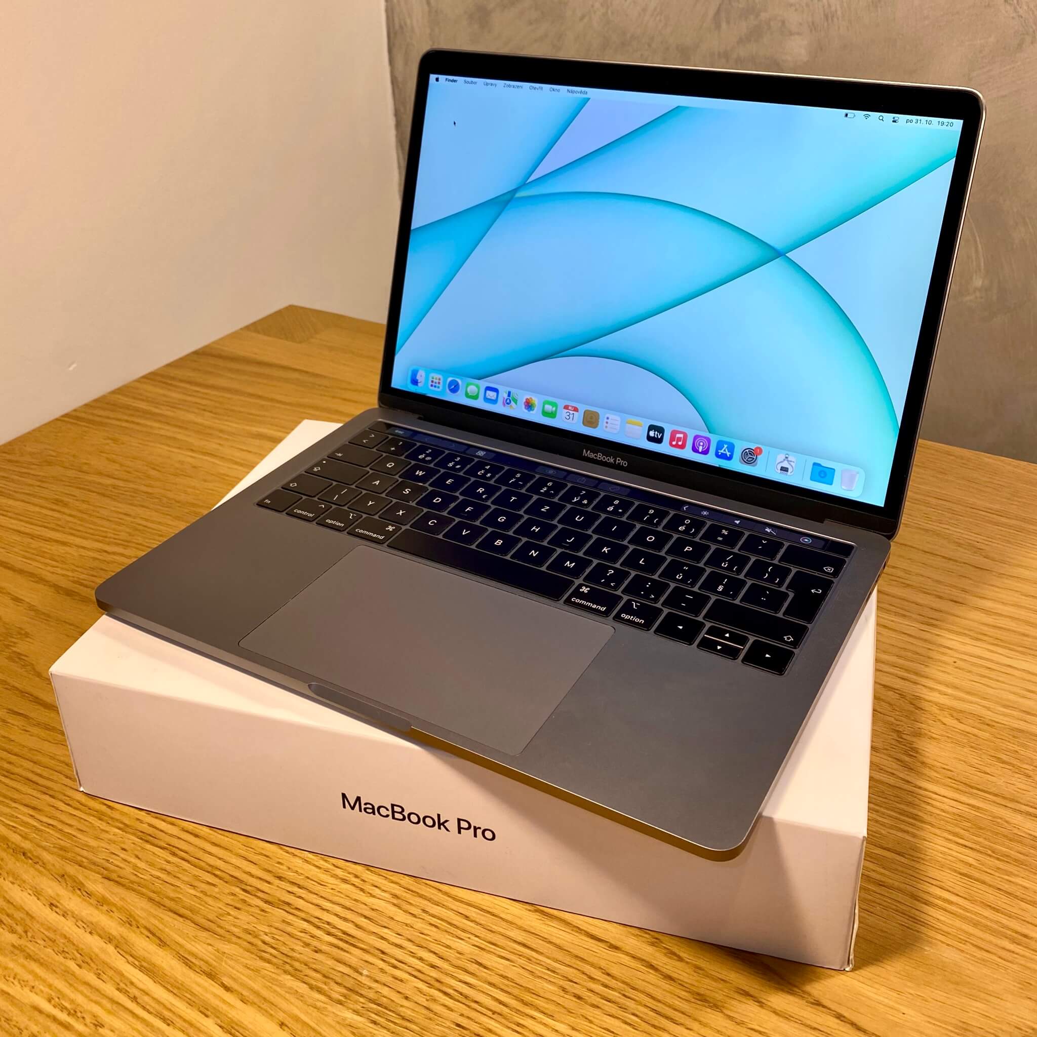 MacBook Pro 13’’ Touch Bar Space Gray, i5, rok 2019, 16GB RAM, 256GB SSD