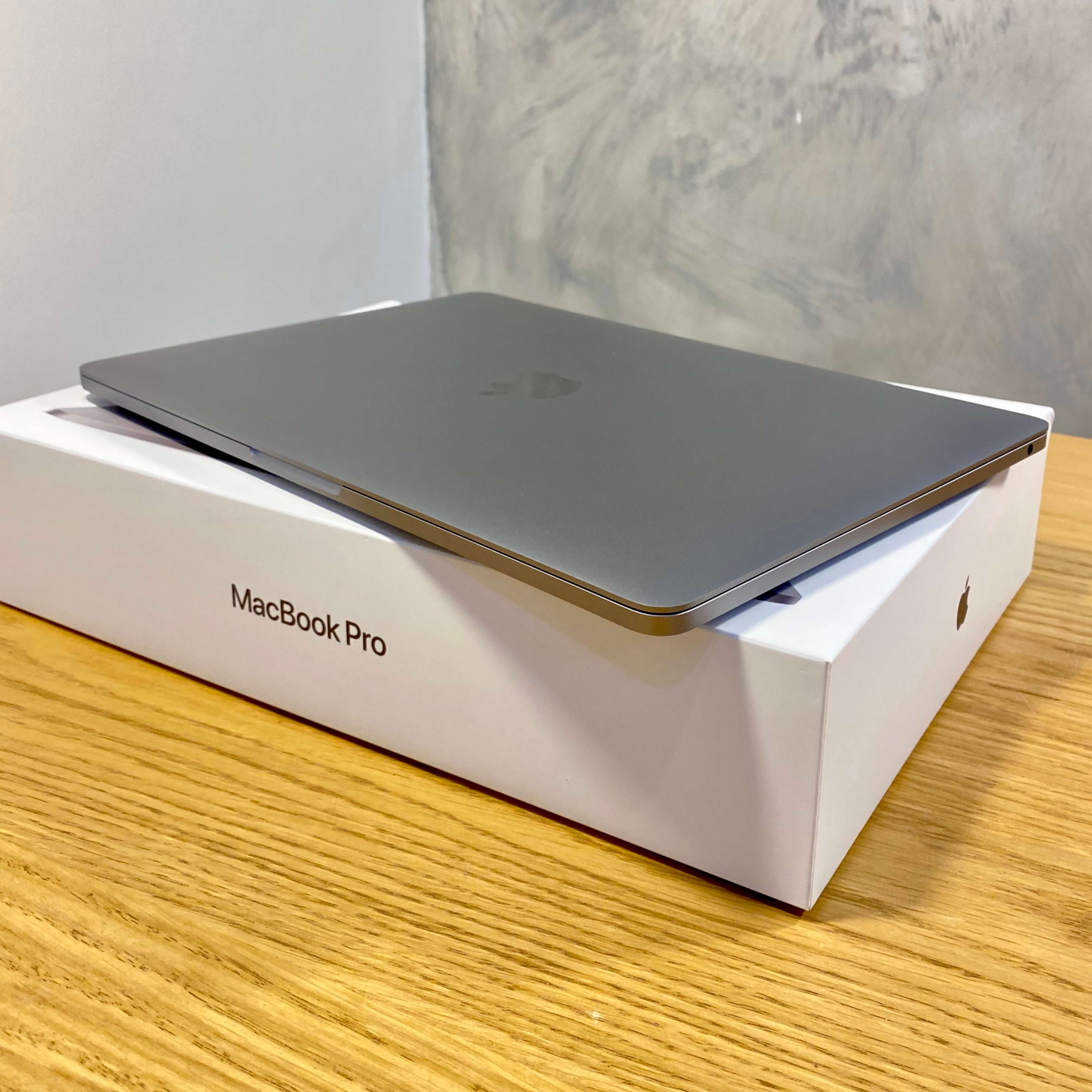 MacBook Pro 13’’ Space Gray, M1, rok 2020, 16GB RAM, 256GB SSD