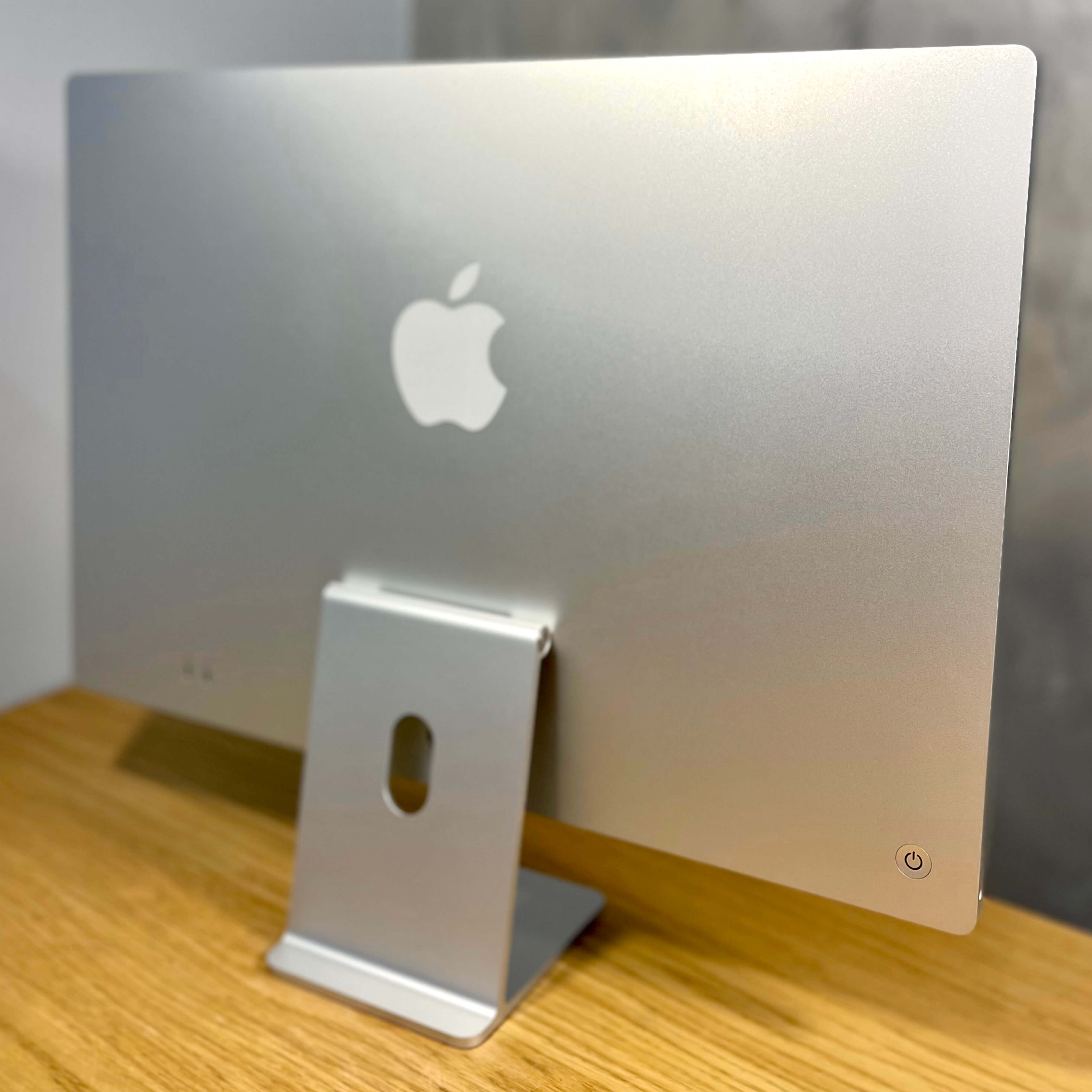 iMac 24’’ Silver, rok 2021, M1, 8GB RAM, 256GB SSD
