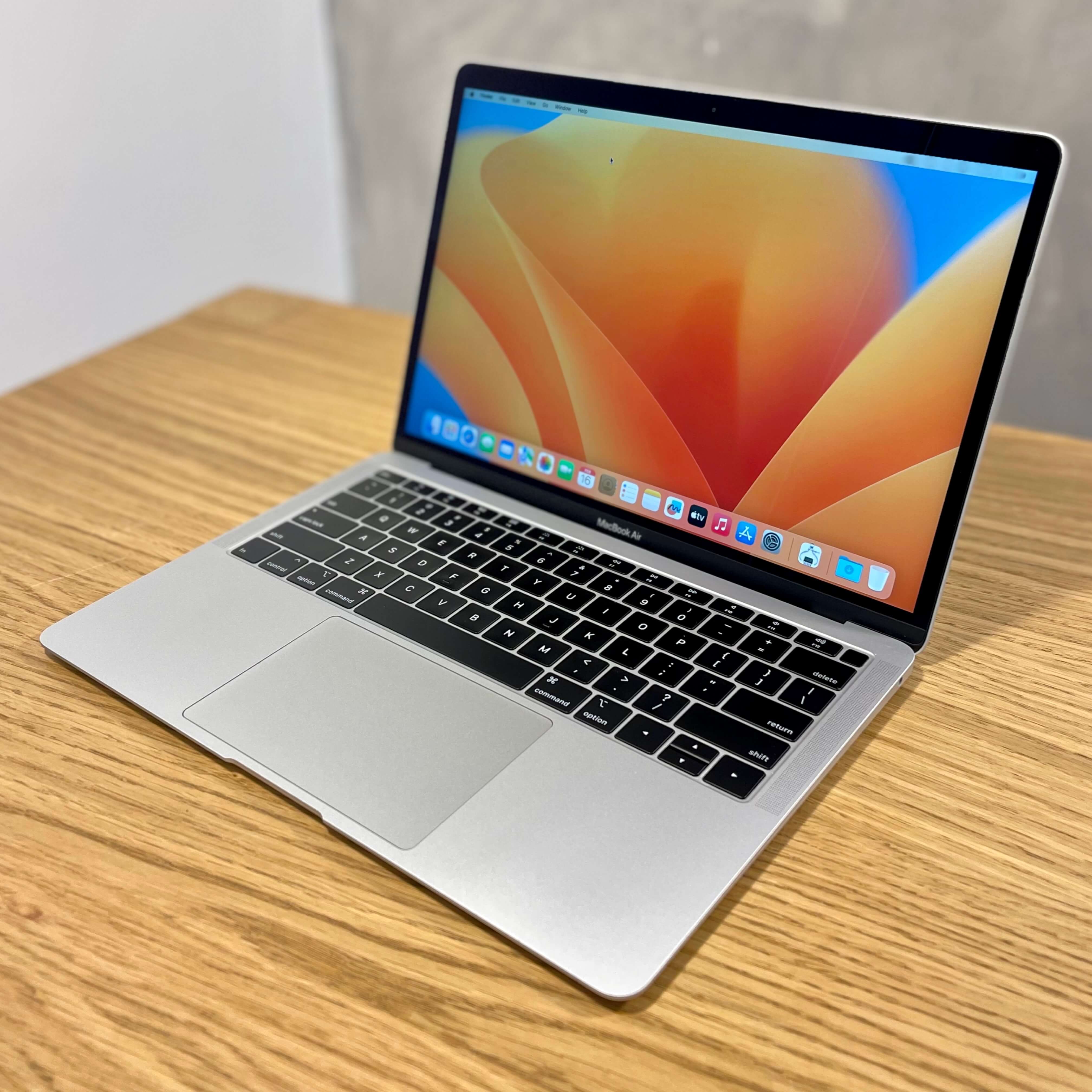MacBook Air 13’’ Silver, i5, rok 2019, 8GB RAM, 256GB SSD