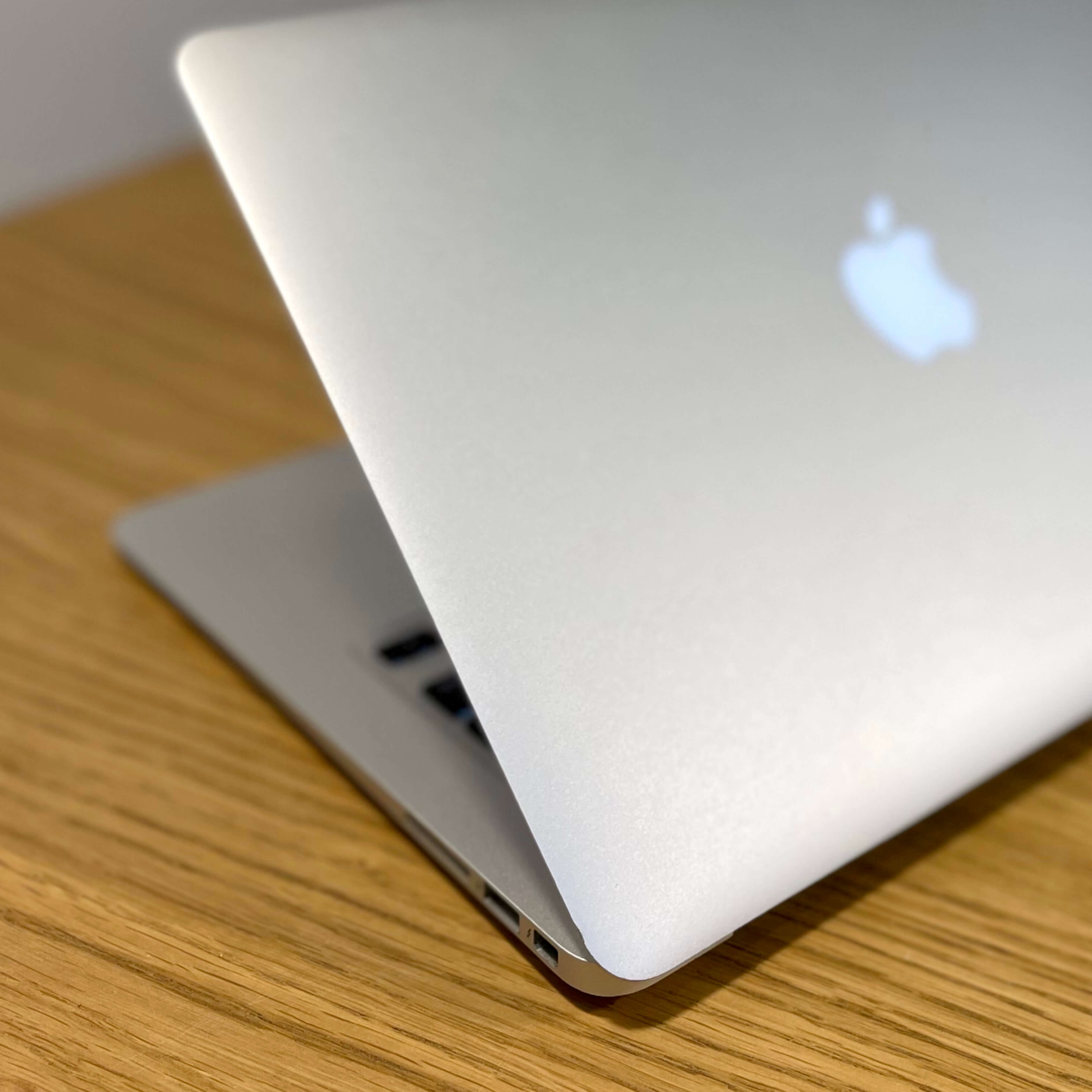 MacBook Air 13’’, i5, rok 2017, 8GB RAM, 256GB SSD
