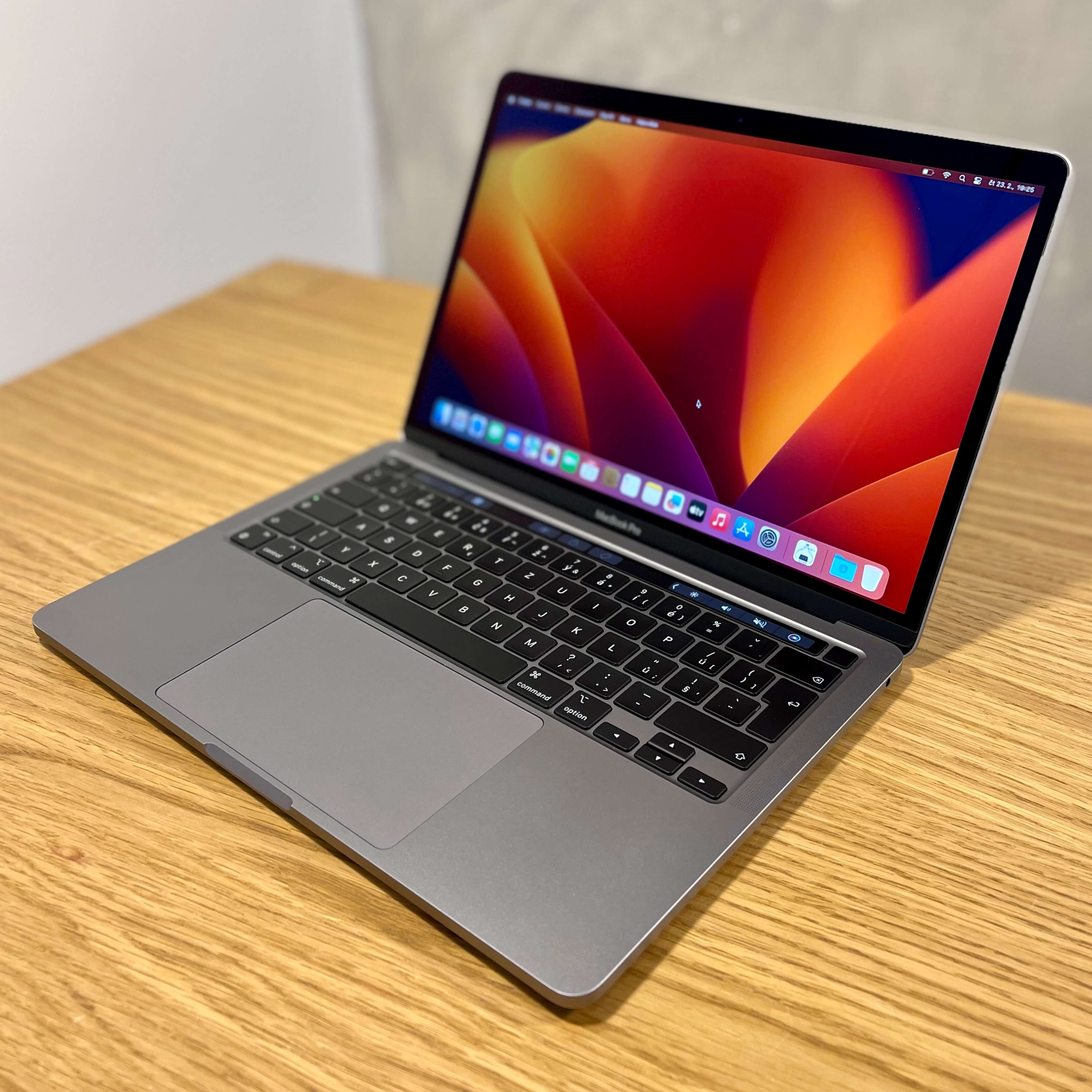 MacBook Pro 13" Retina Touch Bar Silver , rok 2020, M1, 8GB RAM, 512GB SSD