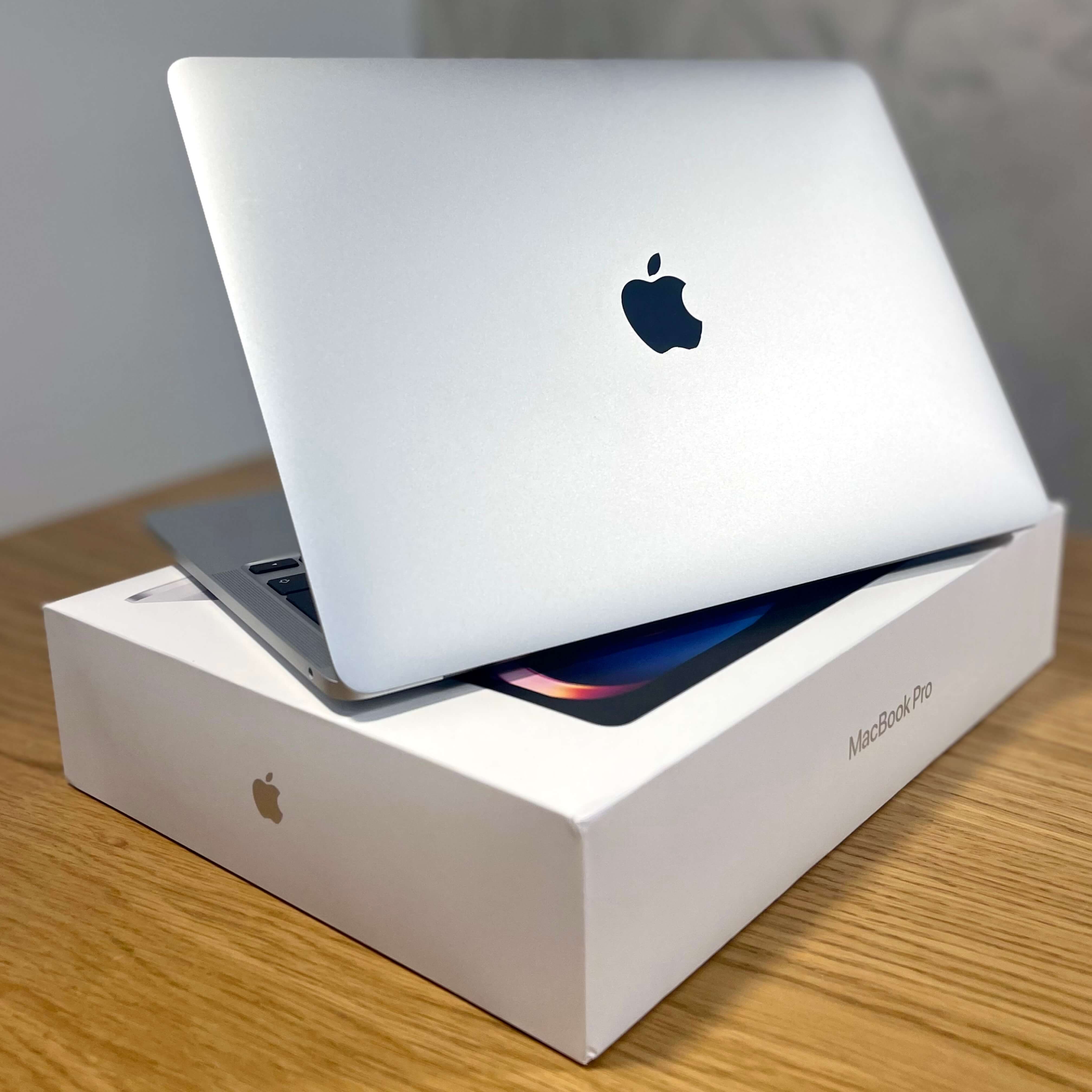 MacBook Pro 13’’ Touch Bar Silver , rok 2022, M2, 8GB RAM, 512GB SSD