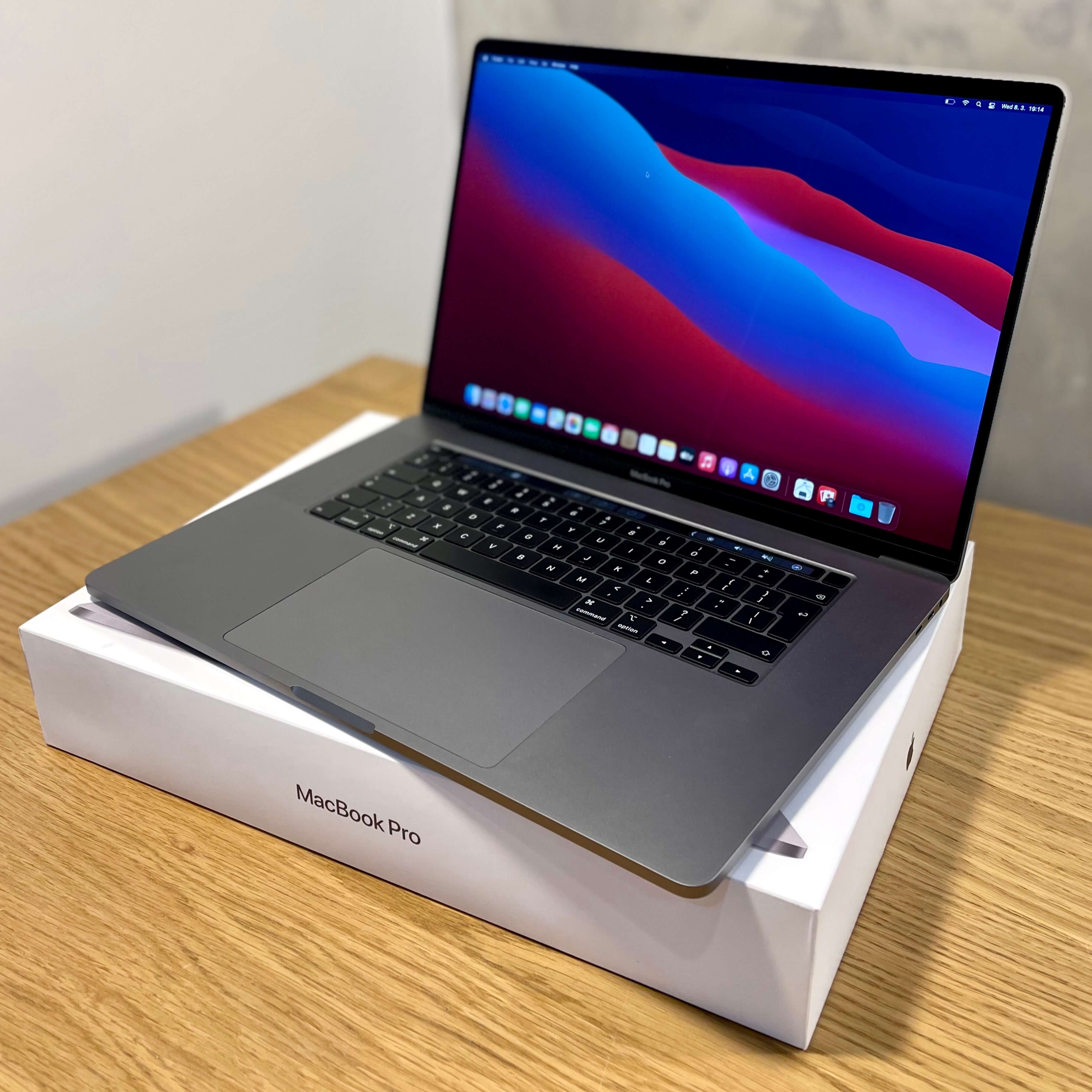MacBook Pro 16¨ Space Gray , rok 2019, i7, 16GB RAM, 512GB SSD
