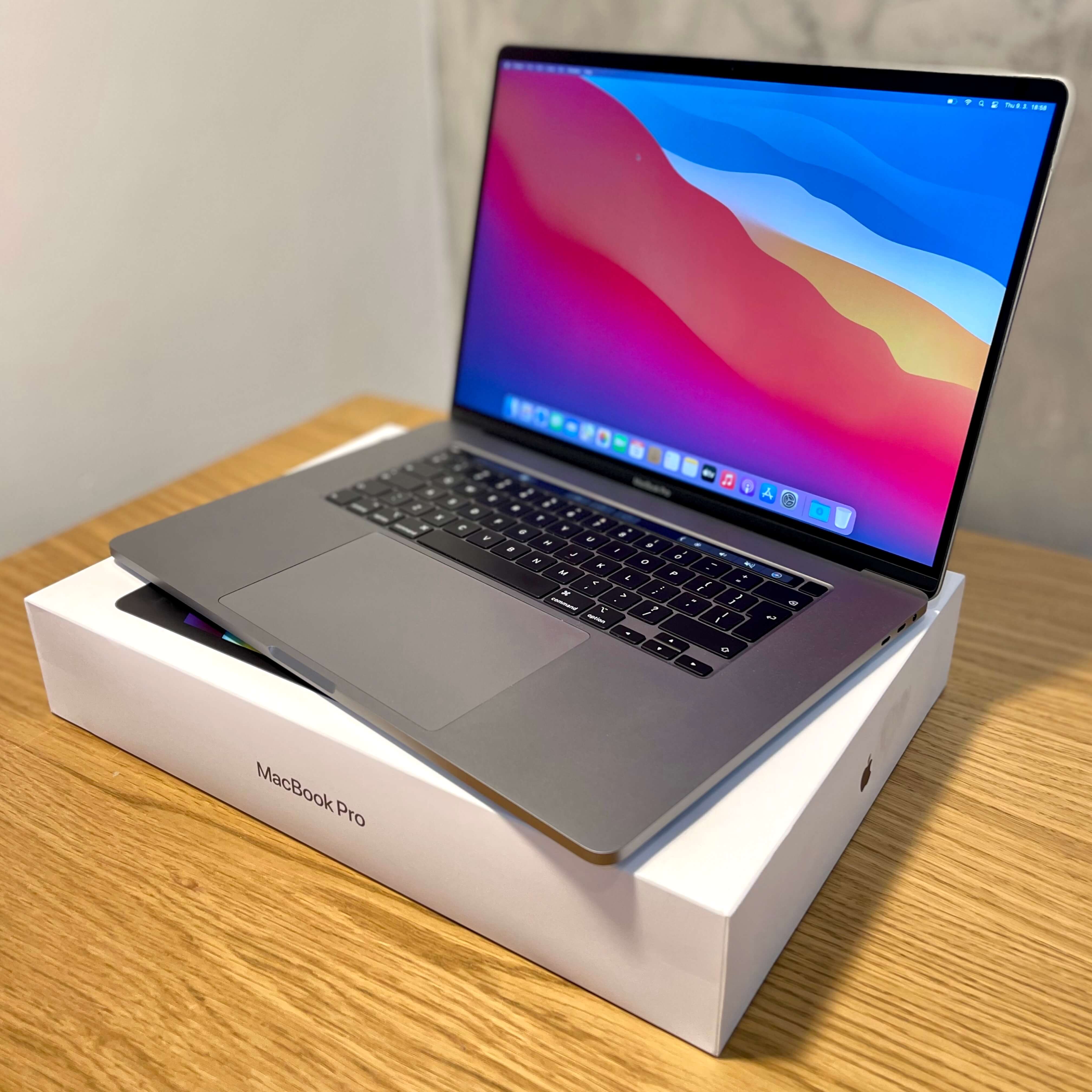 MacBook Pro 16’’ Space Gray , rok 2019, i7, 32GB RAM, 1TB SSD