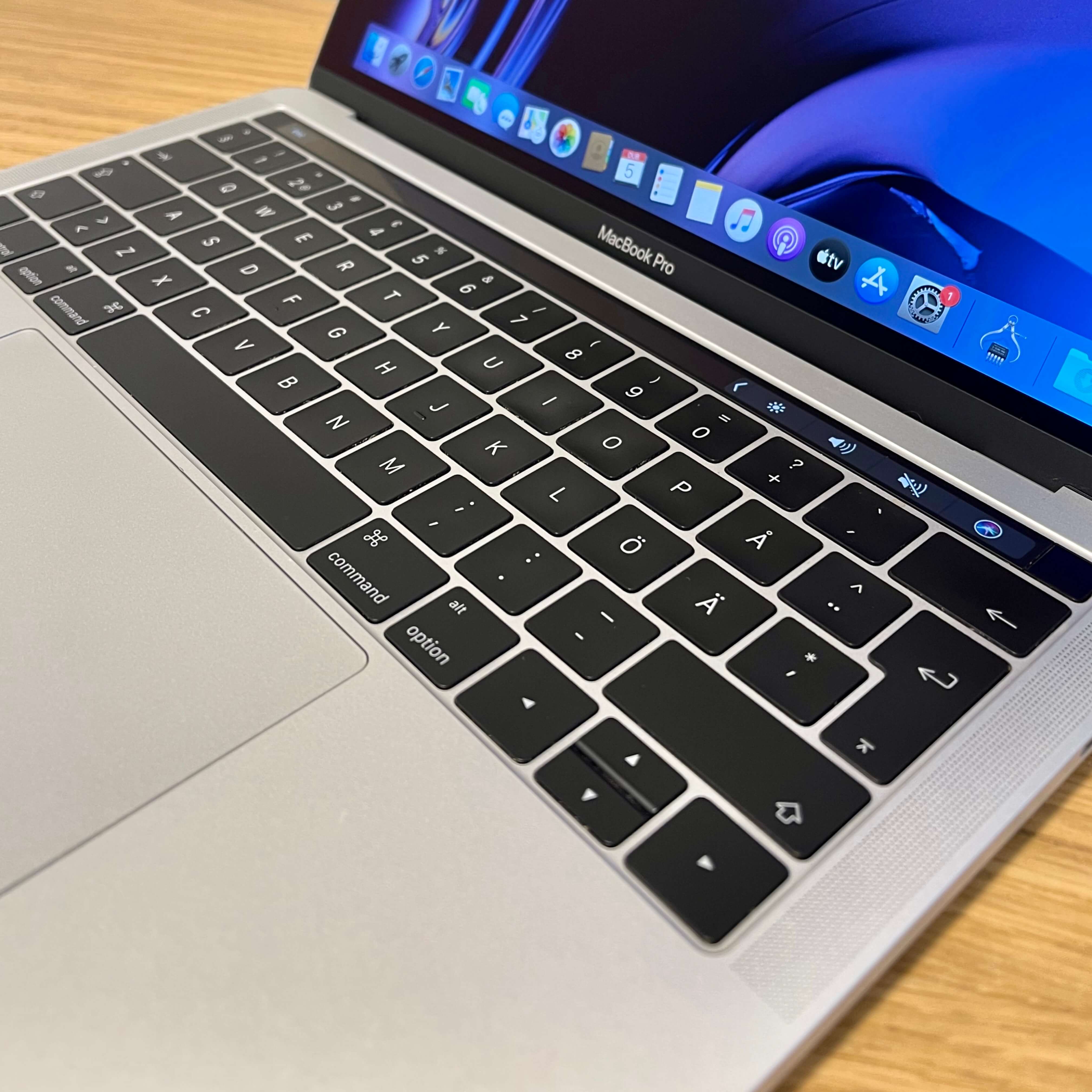 MacBook Pro 13'' Retina Touch Bar, Silver, i7, rok 2016, 16GB RAM, 1TB SSD