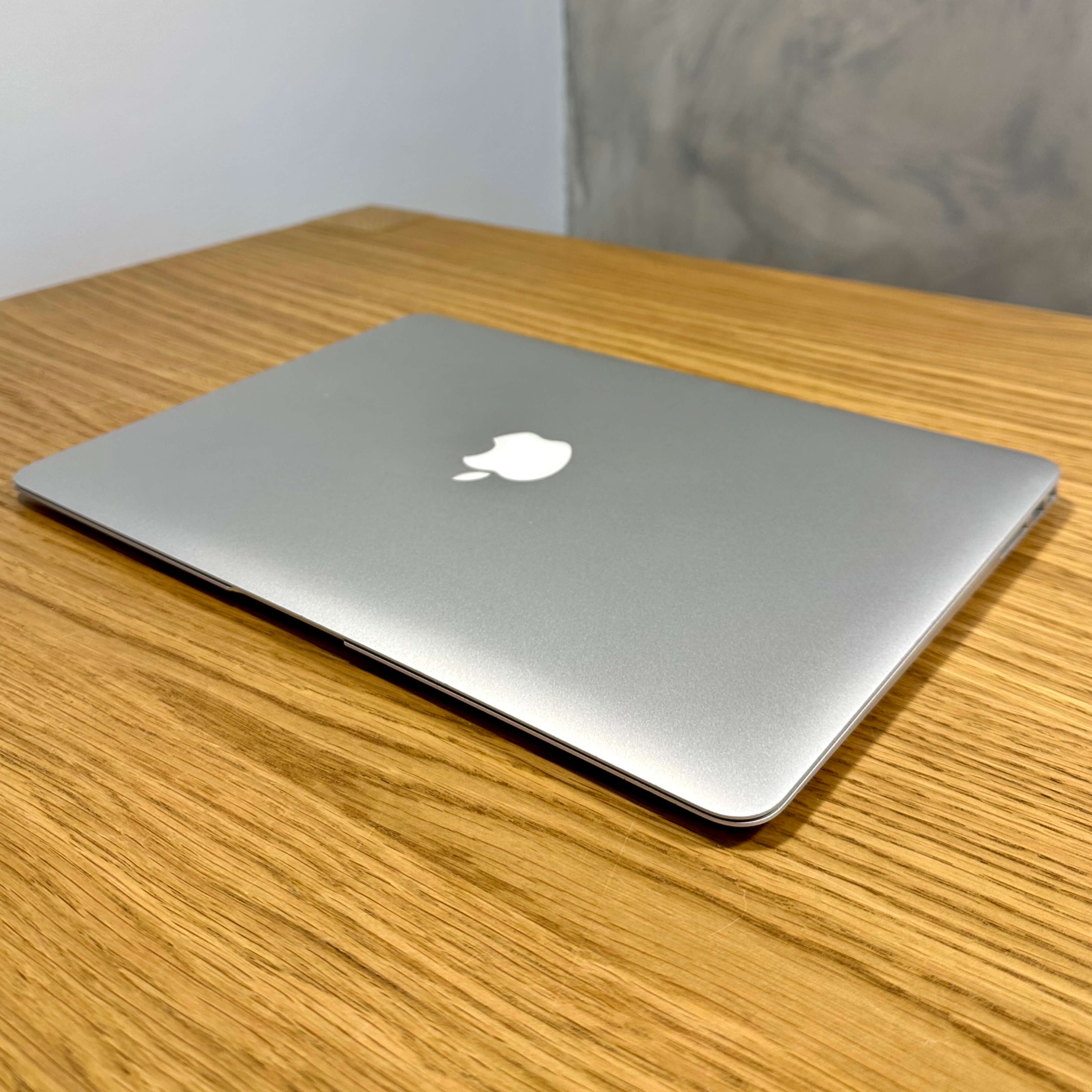 MacBook Air 13’’, rok 2015, i5, 8GB RAM, 128GB SSD