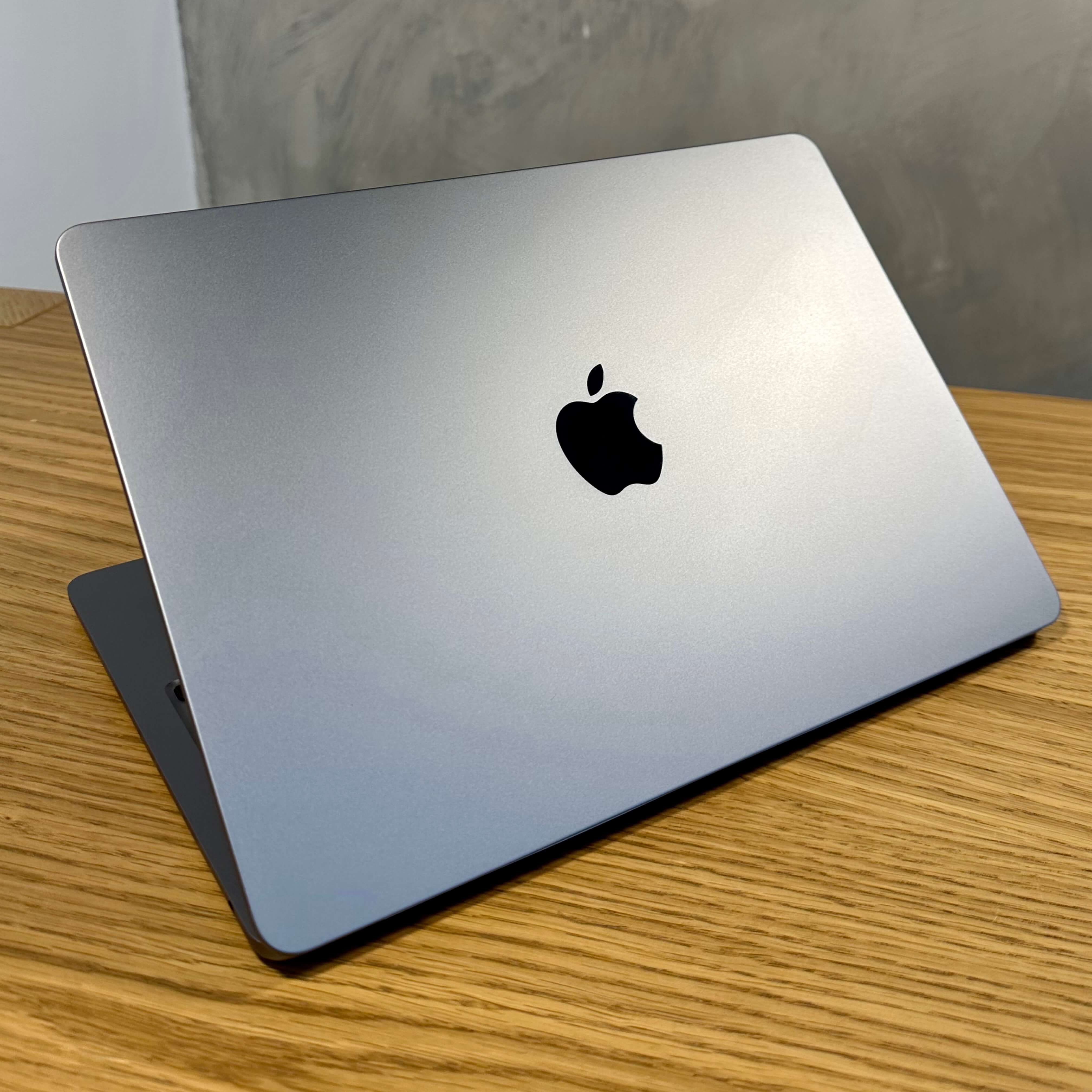 MacBook Air 13’’ Space Gray , rok 2022, M2, 8GB RAM, 256GB SSD