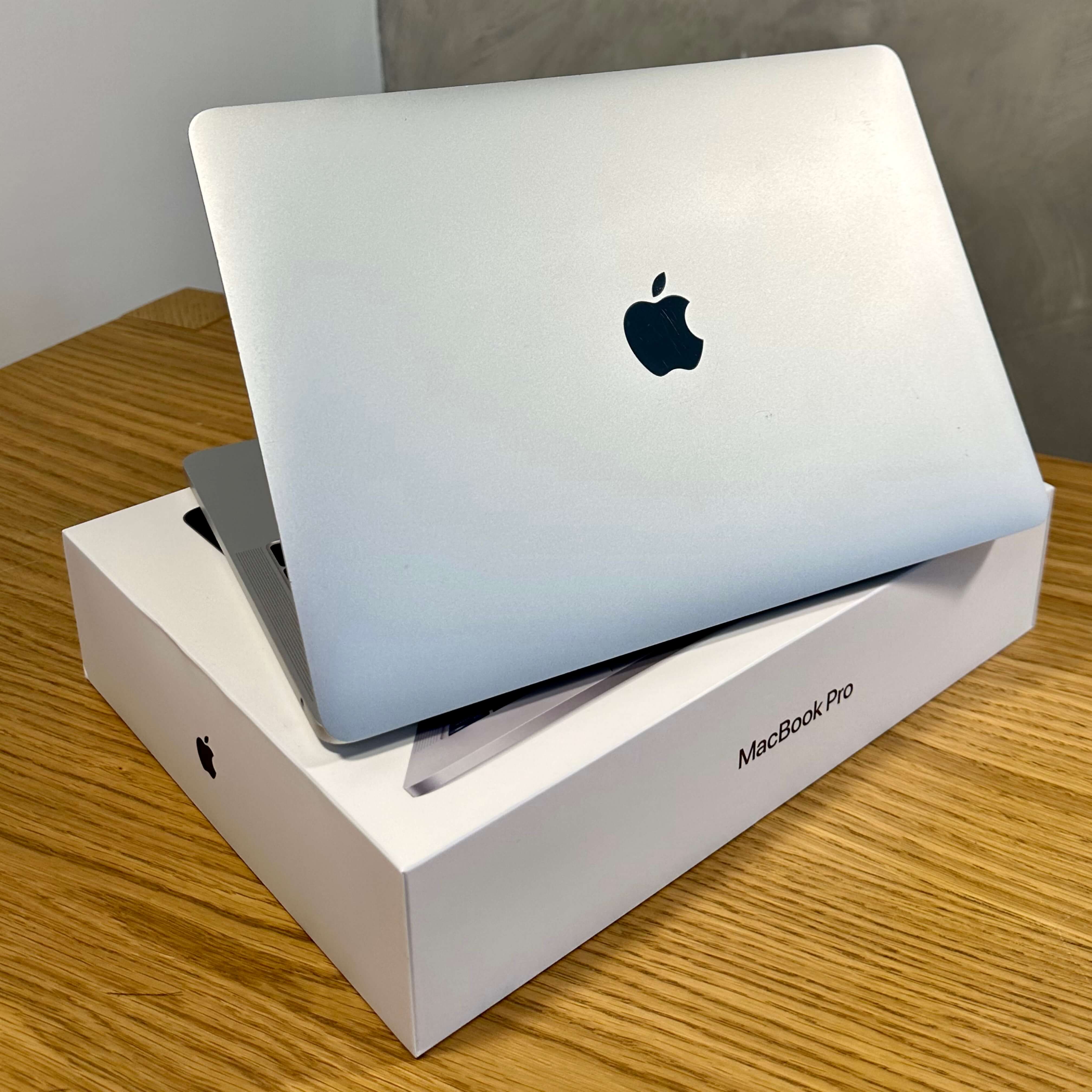 MacBook Pro 13’’ Retina Silver , rok 2017, i5, 16GB RAM, 128GB SSD