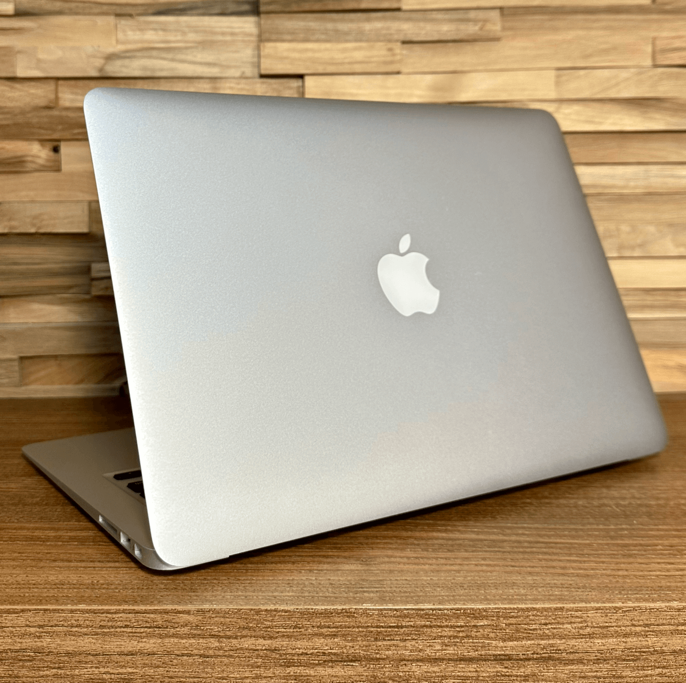 MacBook Air 13", rok 2017, i5, 8GB RAM, 128GB SSD