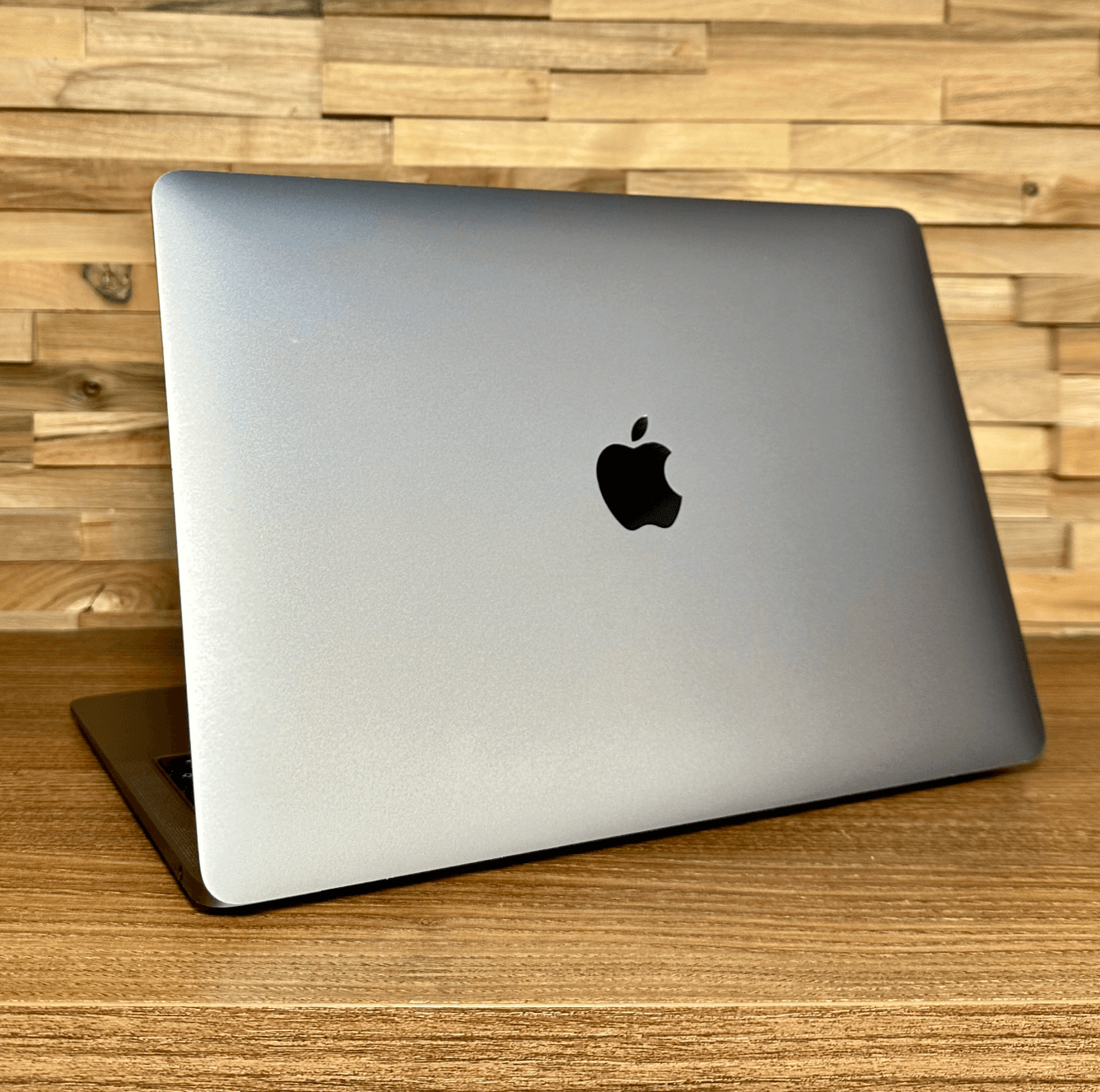 MacBook Air 13", rok 2018, i5, 8GB RAM, 128GB SSD