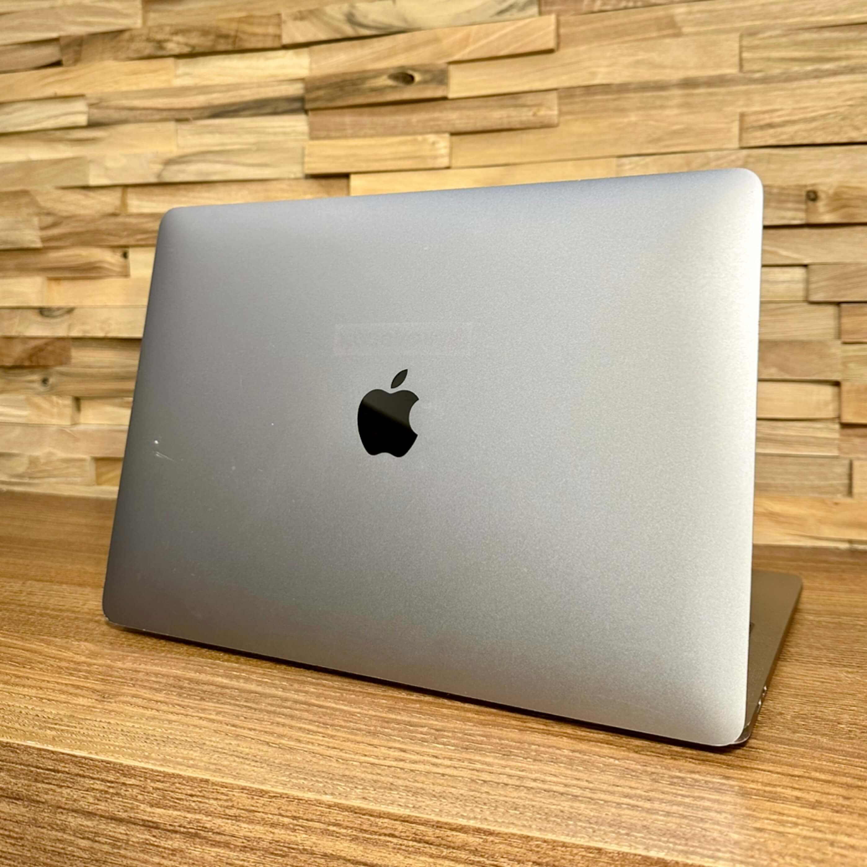 MacBook Pro 13¨ Touch Bar Space Gray, i5, rok 2017, 8GB RAM, 512GB SSD NOVÁ BATERIE