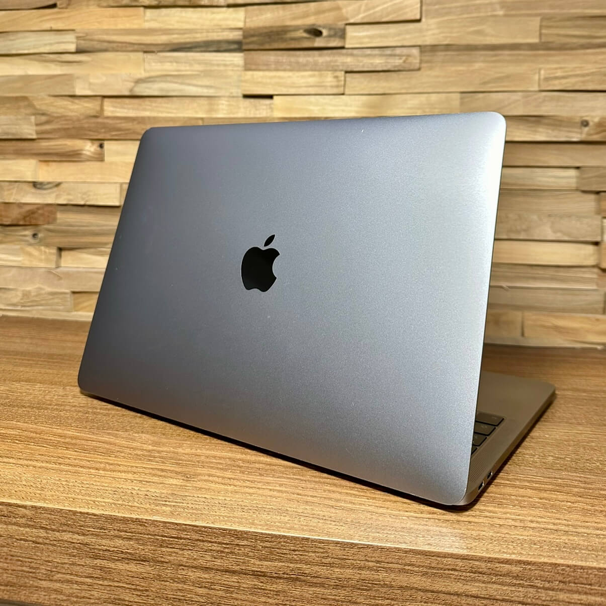 MacBook Pro 13¨  Space Gray, i5, rok 2017, 8GB RAM, 256GB SSD NOVÁ BATERIE