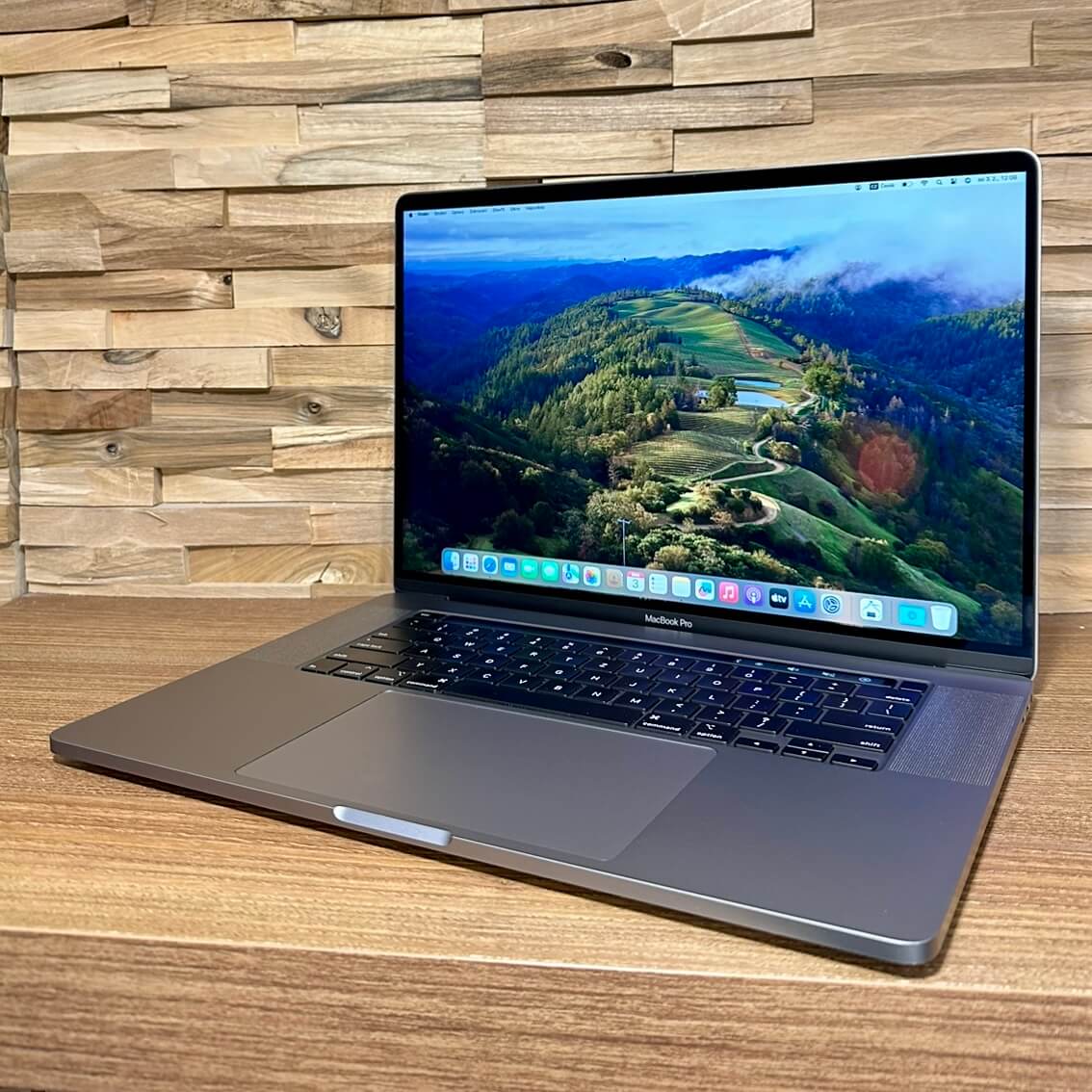 MacBook Pro 16¨  Space Gray, i9, rok 2019, 16GB RAM, 1TB SSD