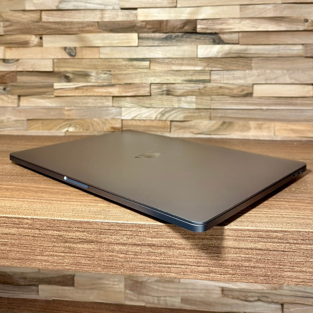 MacBook Pro 16¨  Space Gray, i9, rok 2019, 16GB RAM, 1TB SSD