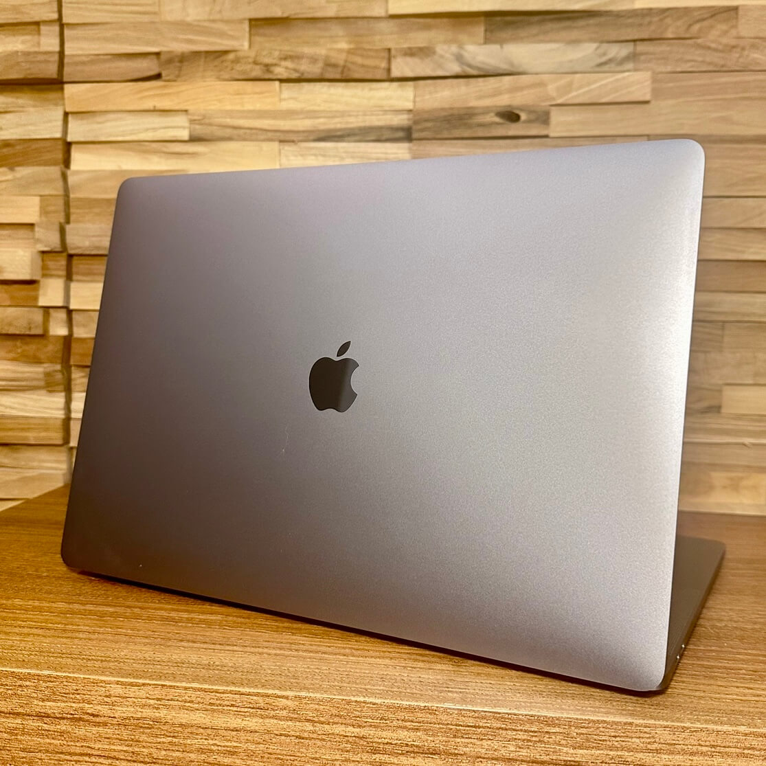 MacBook Pro 16¨ Retina Space Gray, i9, rok 2019, 16GB RAM, 1TB SSD