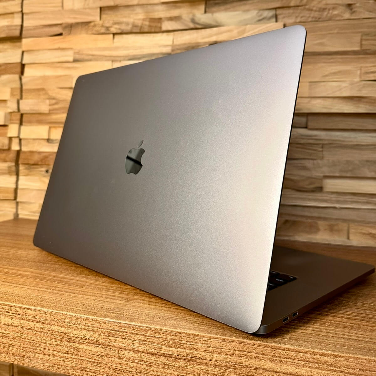 MacBook Pro 16¨ Space Gray, i9, rok 2019, 32GB RAM, 1TB SSD