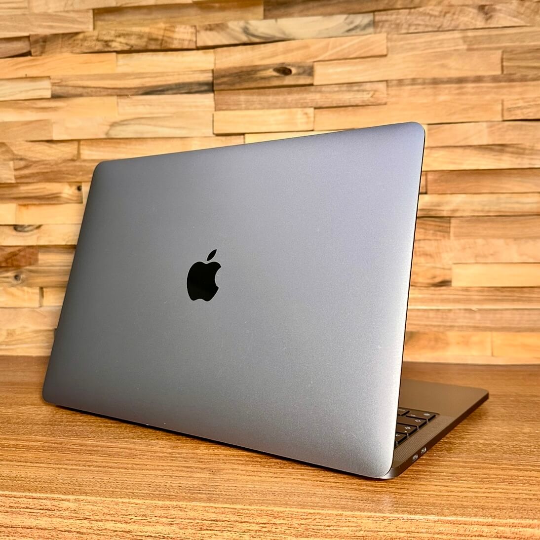 MacBook Pro 13’’ Touch Bar, Space Gray, M1, rok 2020, 8GB RAM, 256GB SSD